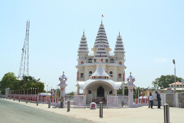 Jamui, Bihar, Jain religion, Mahabharata, Lord Mahavir, Jain Mandir, dharmshala, Kshatriya gram kund, 24th Tirthankara, Patneswar Mandir, Lord Shiva, Giddheshwara temple, Ravana, Jatayu, literature, arts, music, Vidyapati, Bisapi, Hindi, Maithili, Bidesia, Jhumar, Jhumar mela, November to July, monsoon season, travel guide, PatnaTaxi, transportation 